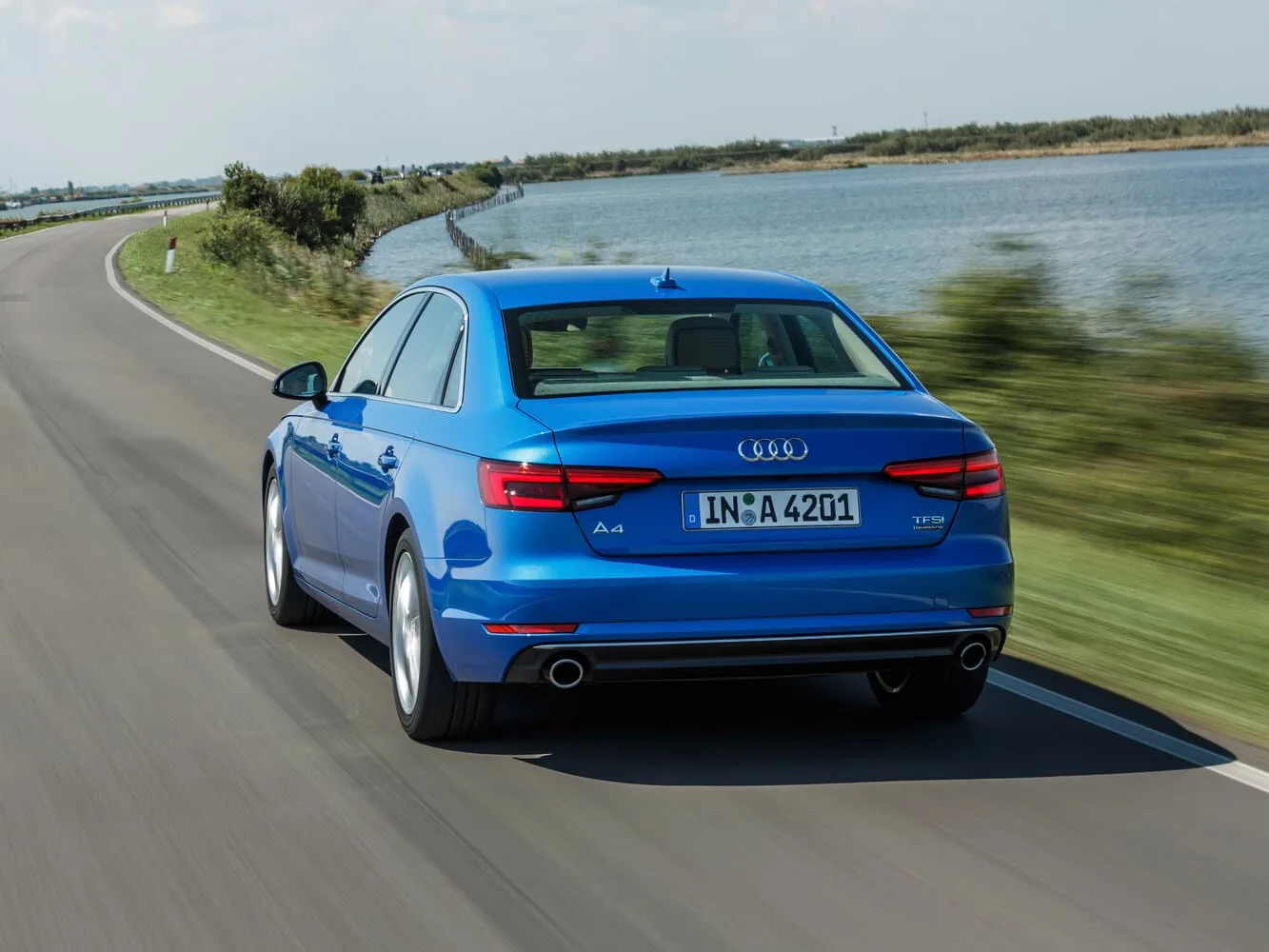Audi A4 V — фото 4