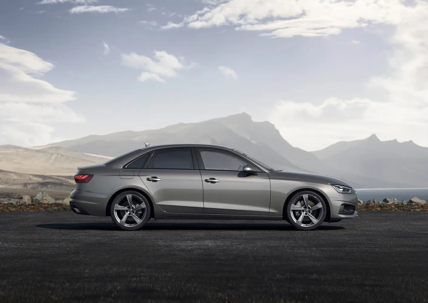 Audi A4 V — фото 3