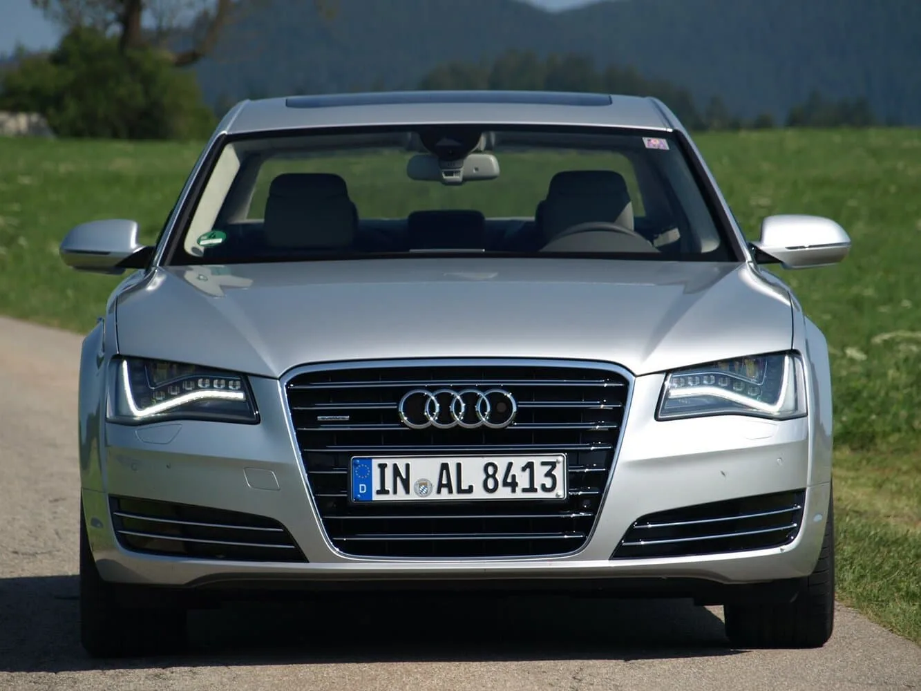 Audi A8 III — фото 2