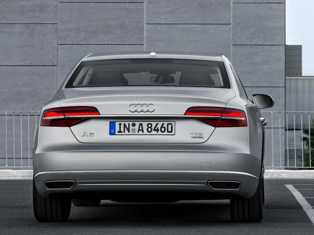 Audi A8 III — фото 3
