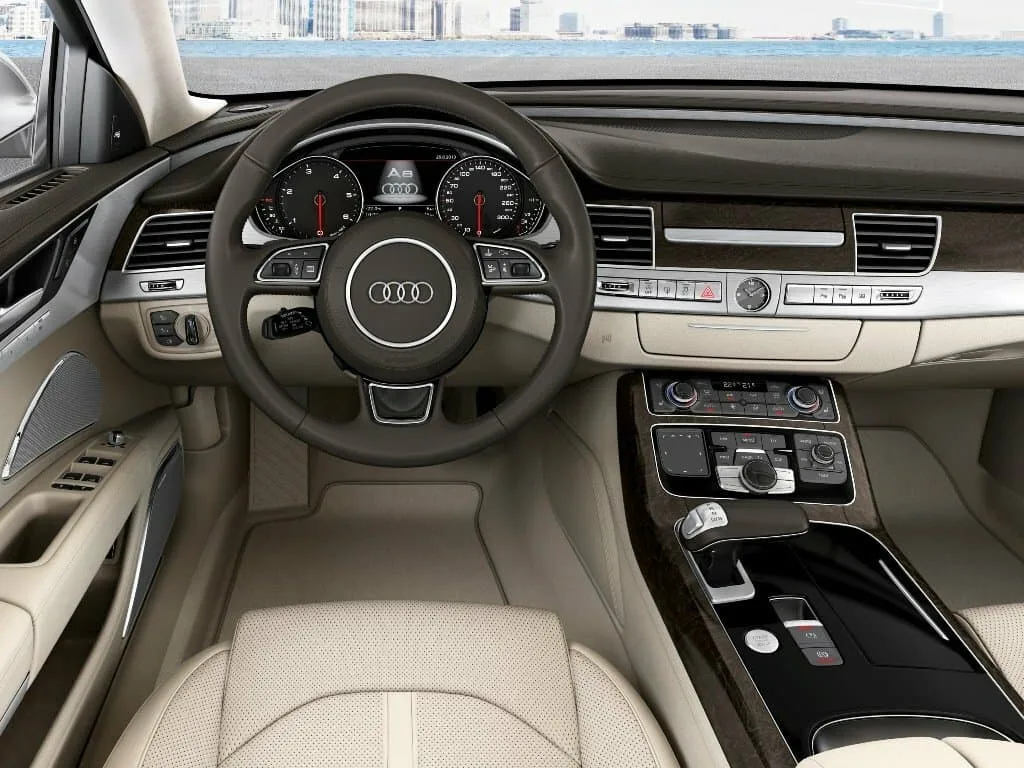 Audi A8 III — фото 6