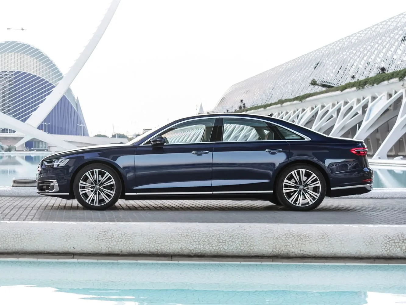 Audi A8 IV — фото 3