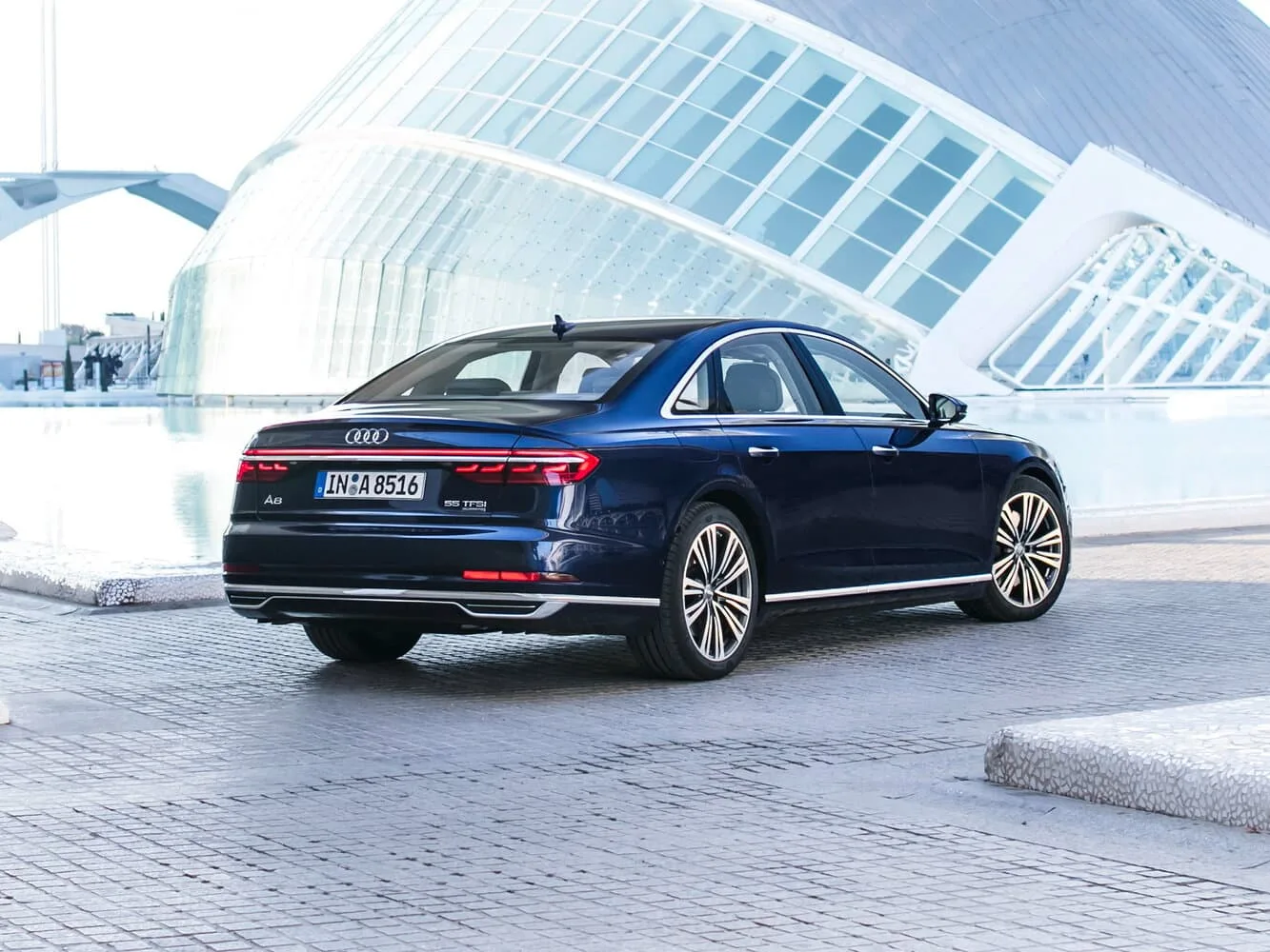 Audi A8 IV — фото 6