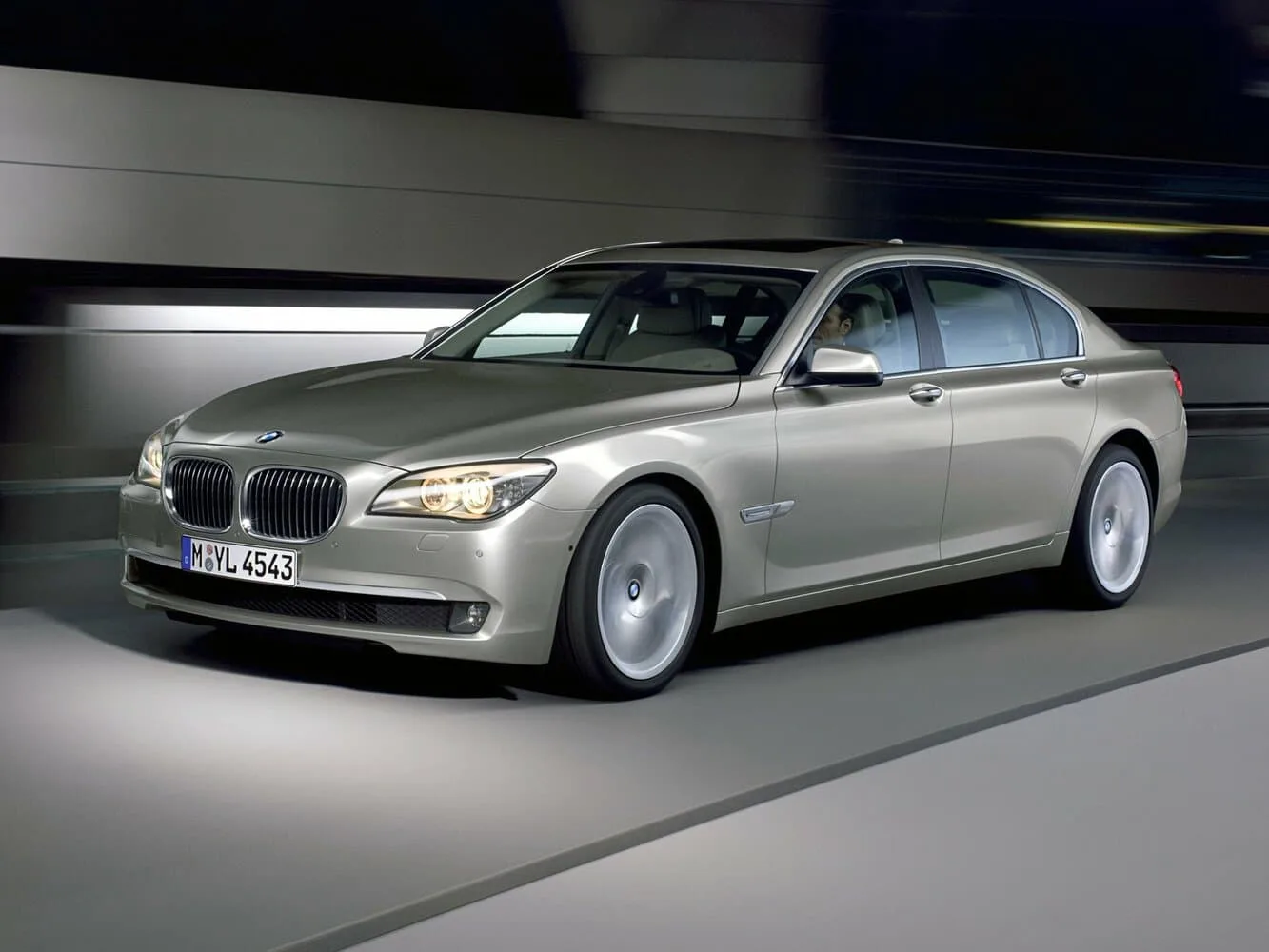 BMW 7 серии V