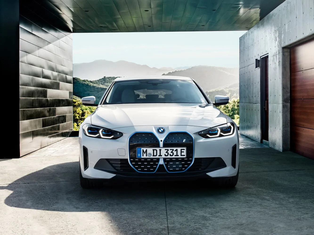 BMW i4 G26 — фото 2