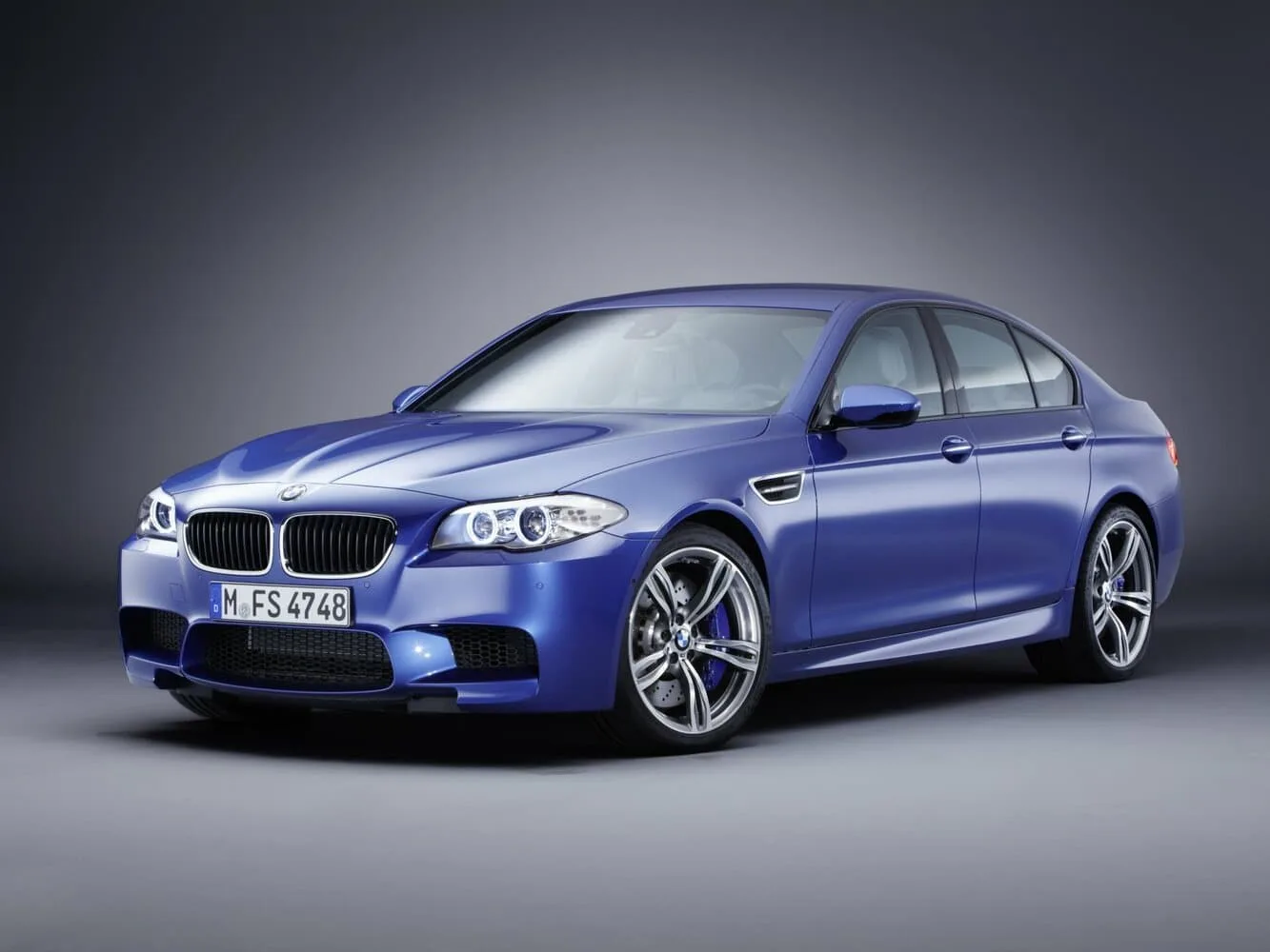 BMW M5 V
