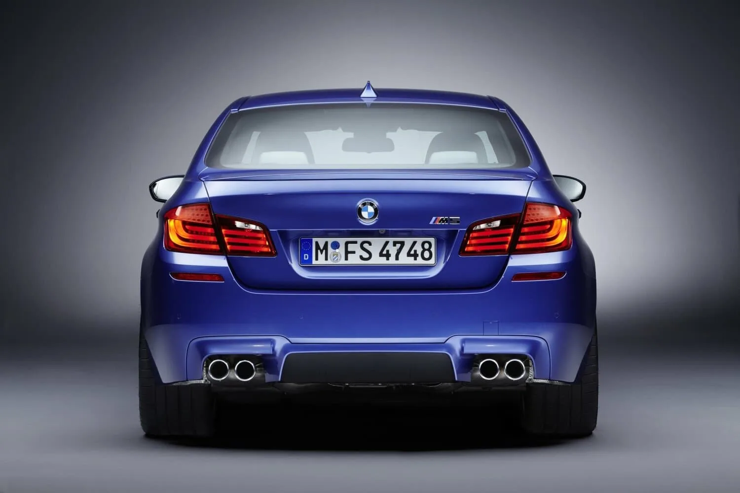 BMW M5 V — фото 4