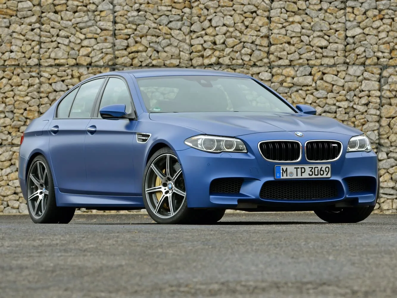 BMW M5 V