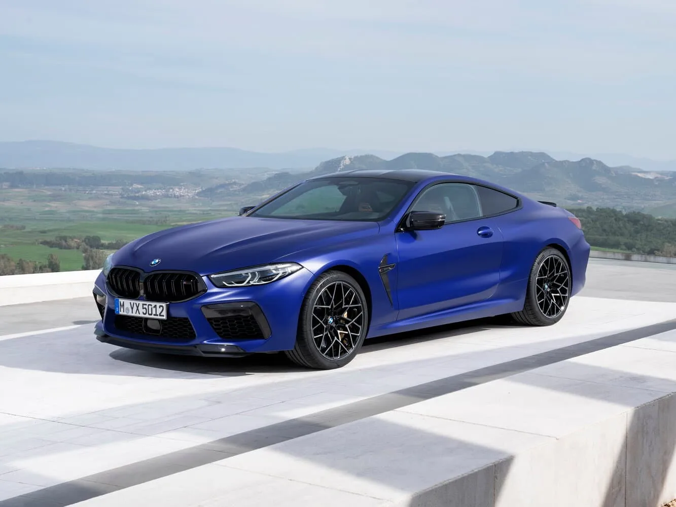 BMW M8 I