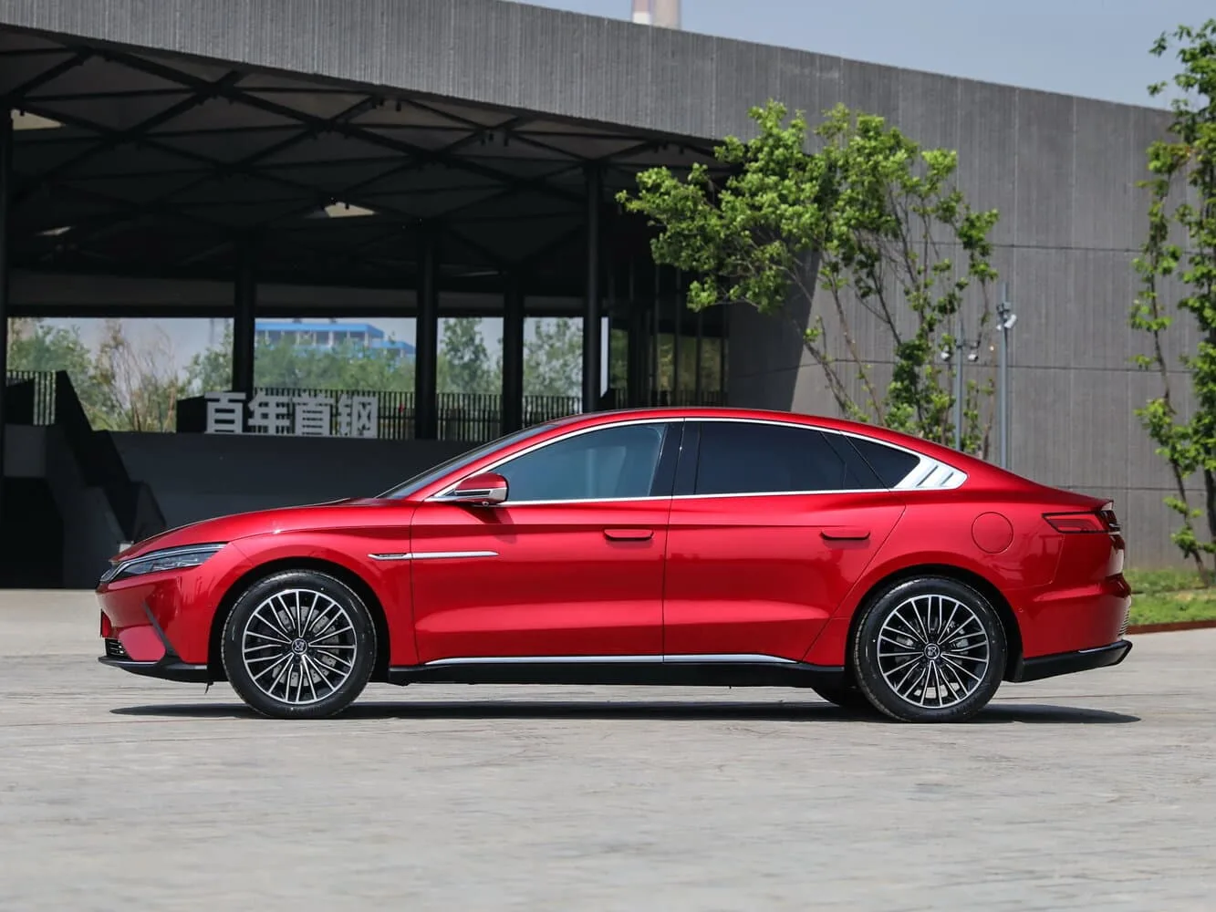 BYD Han I — фото 3