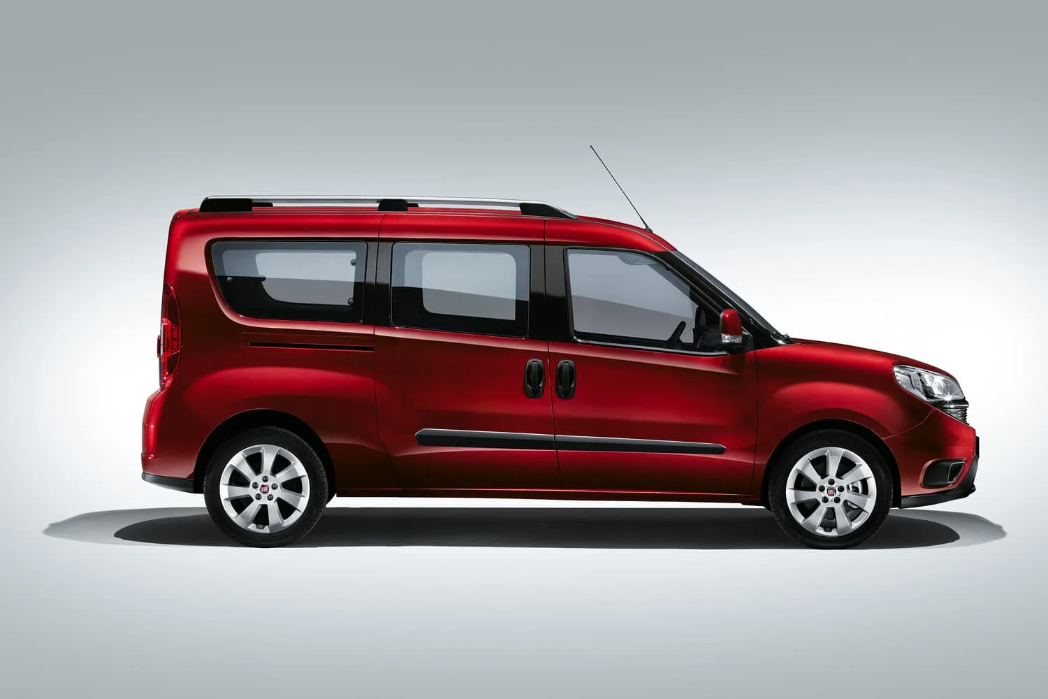 Fiat Doblo II Рестайлинг — фото 2
