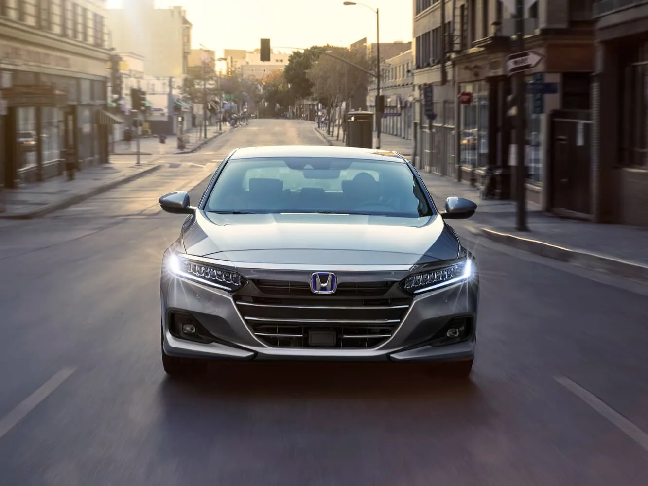 Honda Accord X Рестайлинг — фото 2