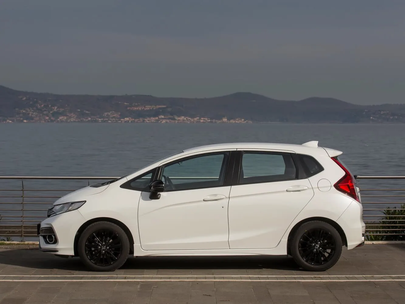 Honda Jazz III Рестайлинг — фото 3