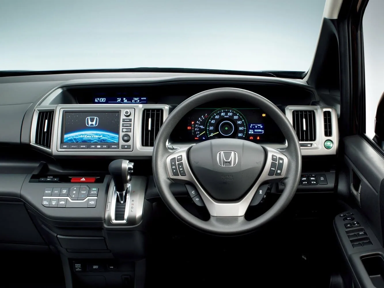 Honda Stepwgn IV — фото 3