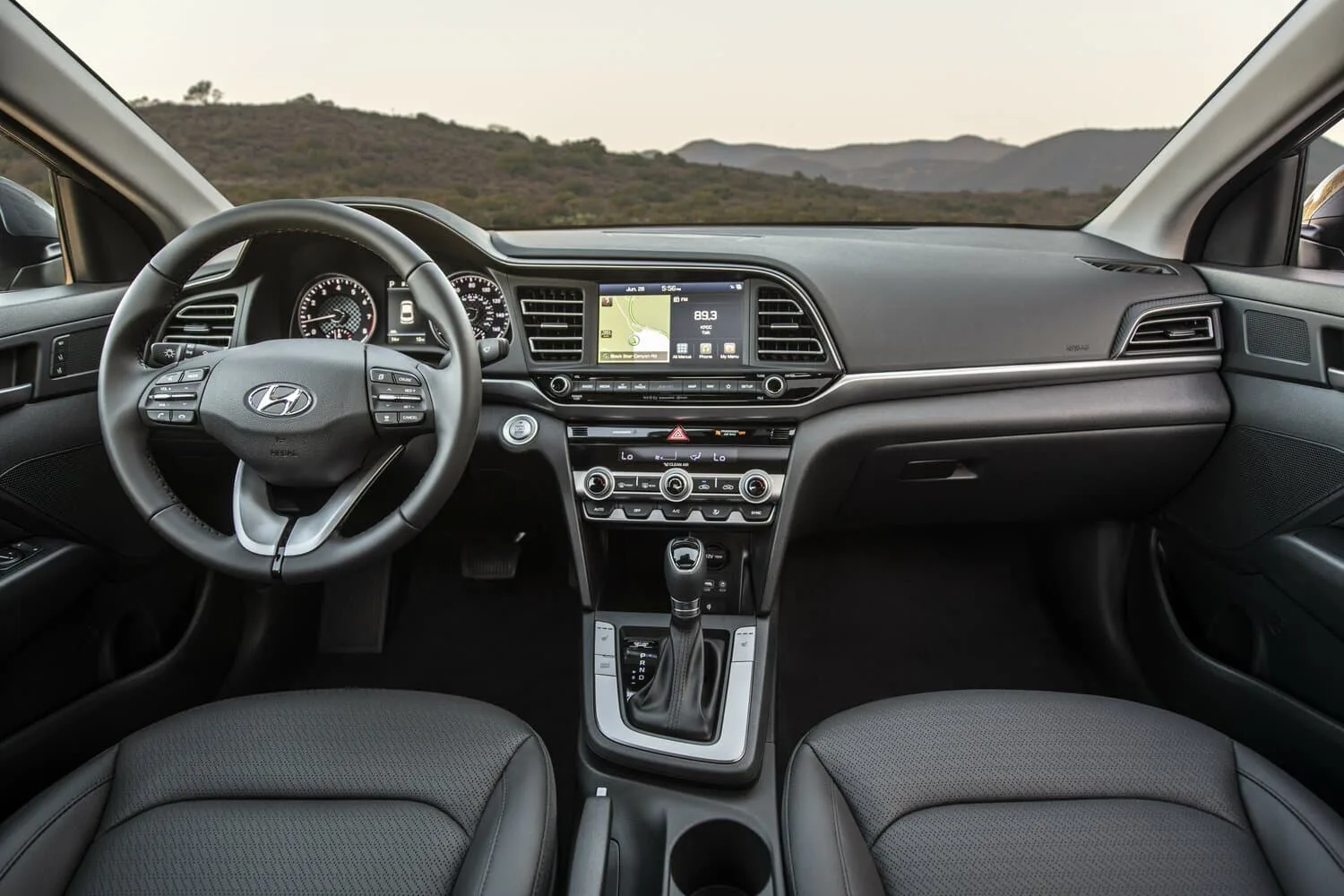 Hyundai Elantra VI — фото 5