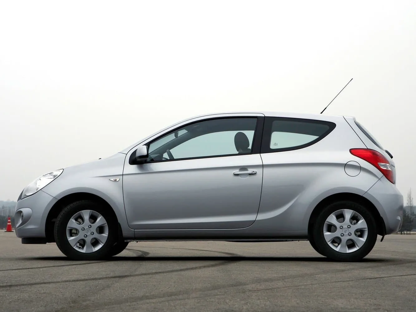 Hyundai i20 I — фото 3