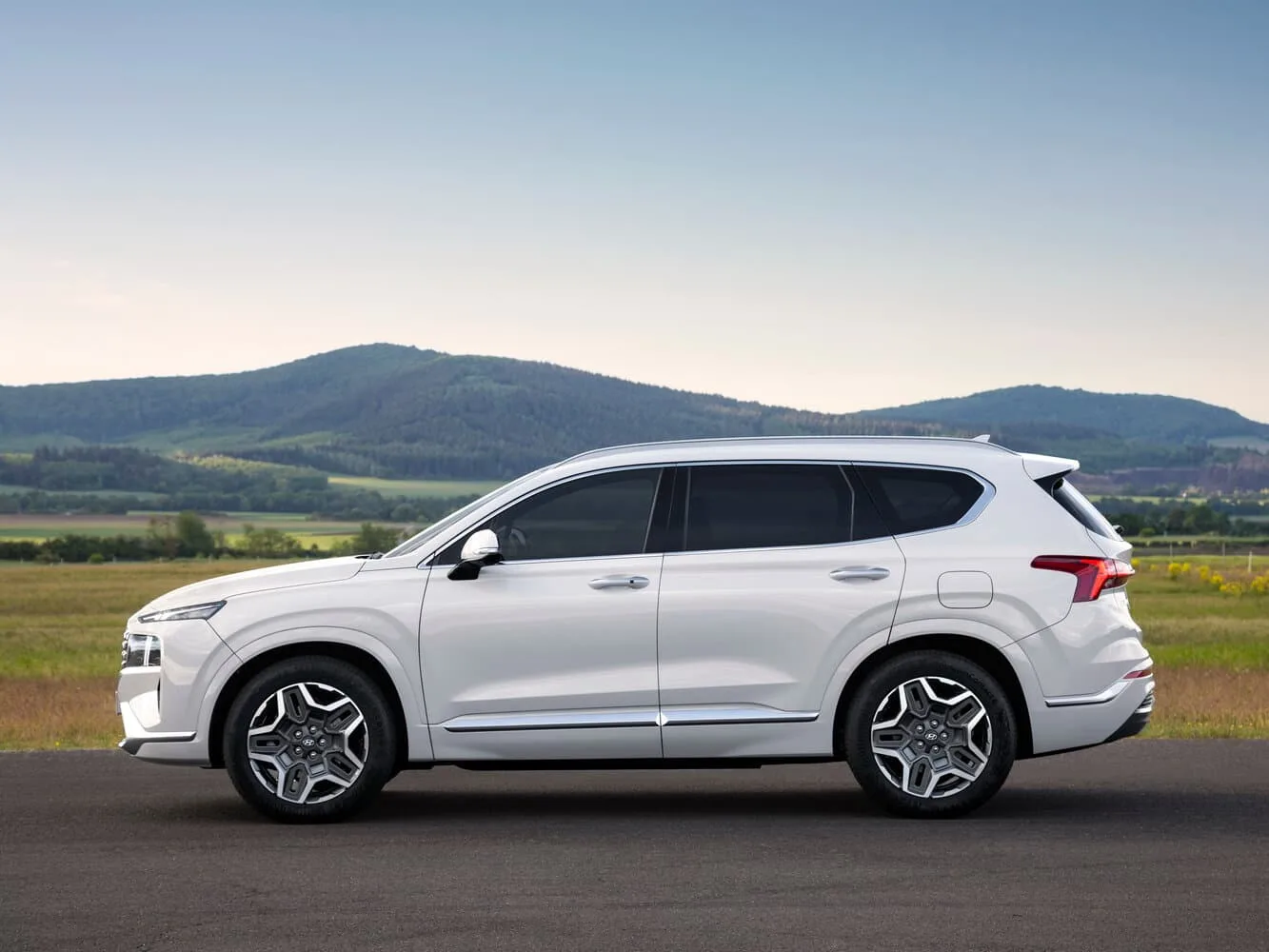 Hyundai Santa Fe IV Рестайлинг — фото 3