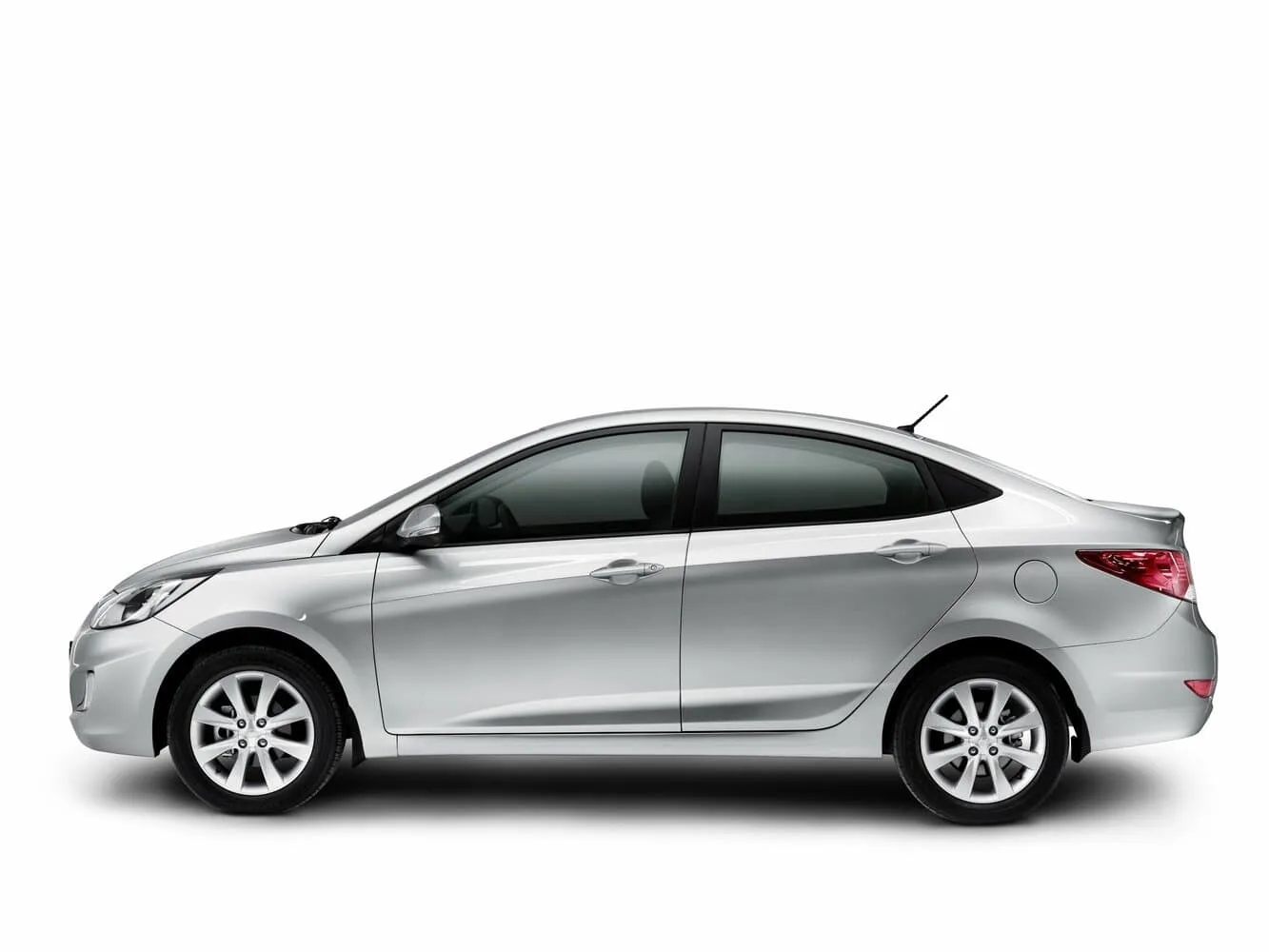 Hyundai Solaris I — фото 3
