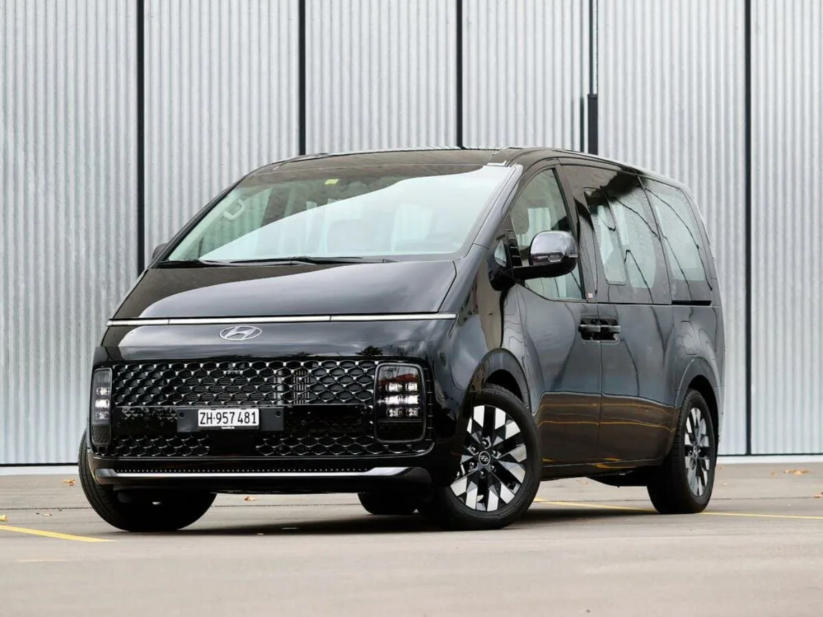 Hyundai Staria 2021 — 2026