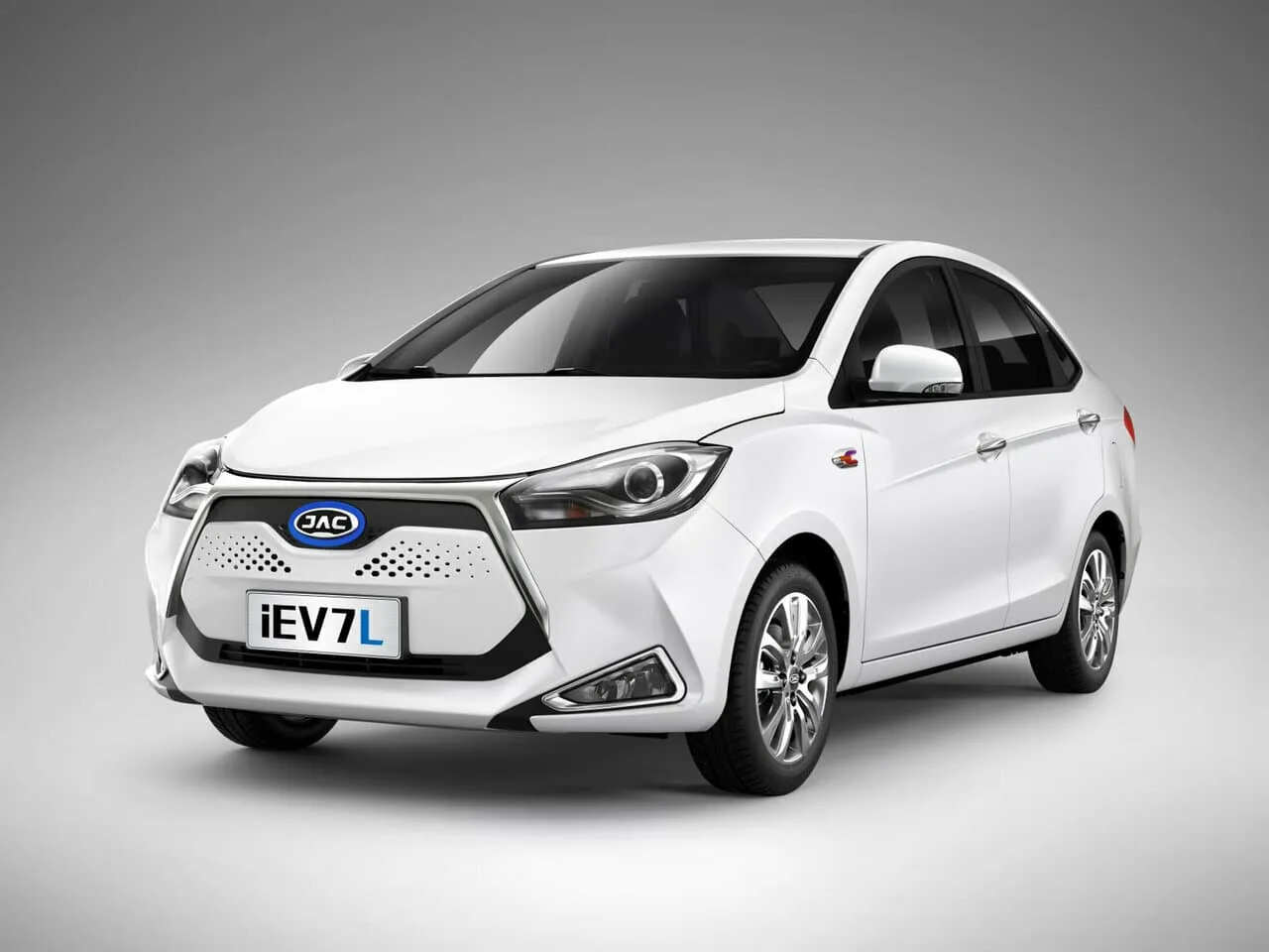JAC iEV7L I — фото 2