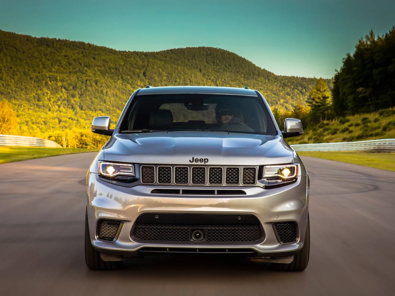 Jeep Grand Cherokee IV — фото 2