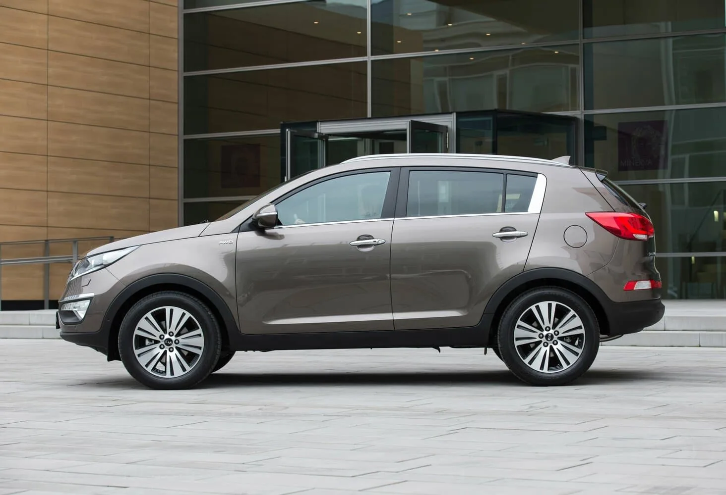 Kia Sportage III Рестайлинг — фото 3