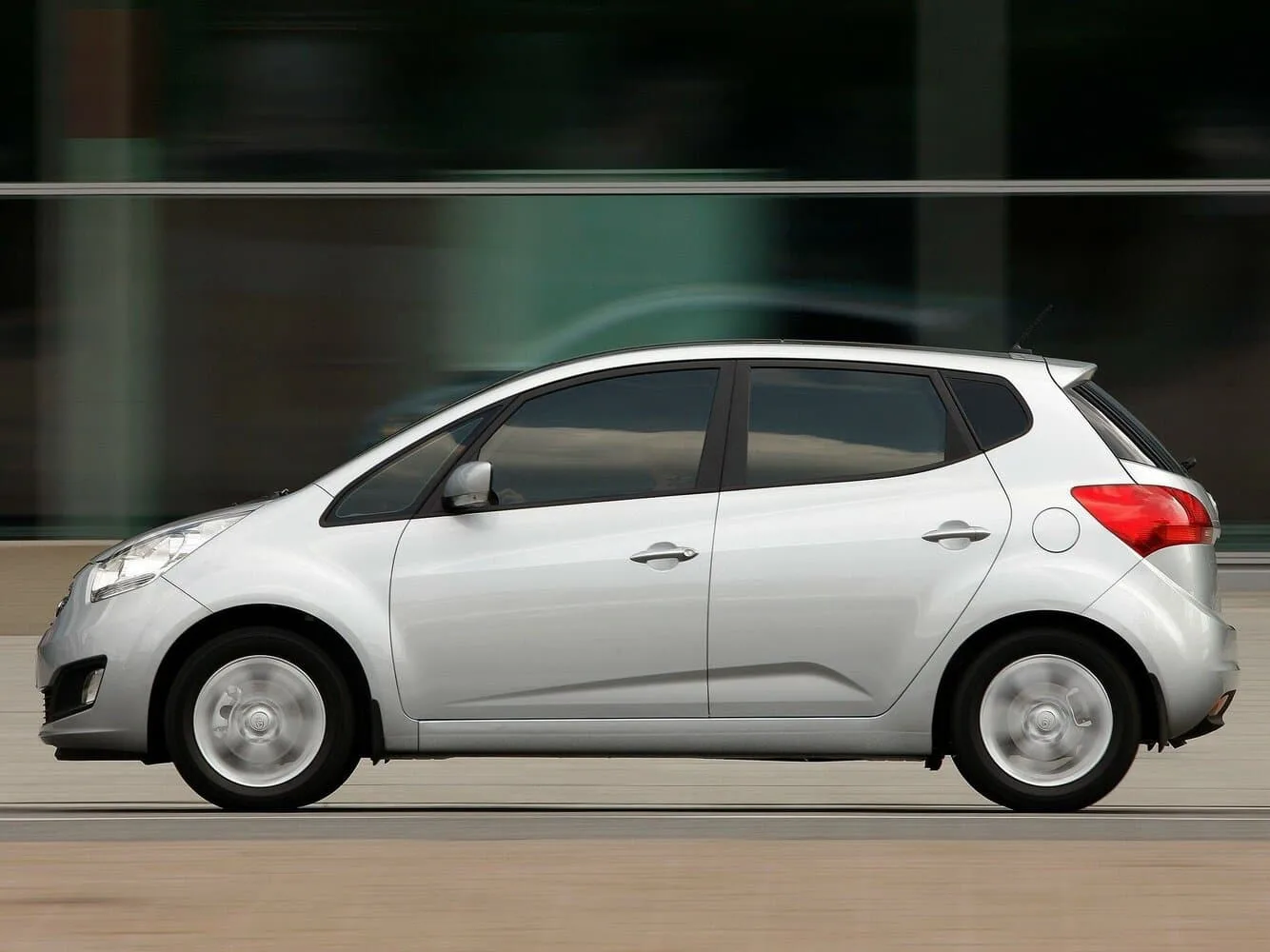 Kia Venga I — фото 3