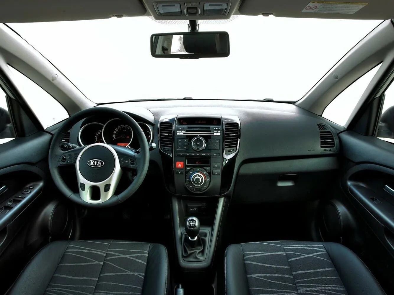 Kia Venga I — фото 6
