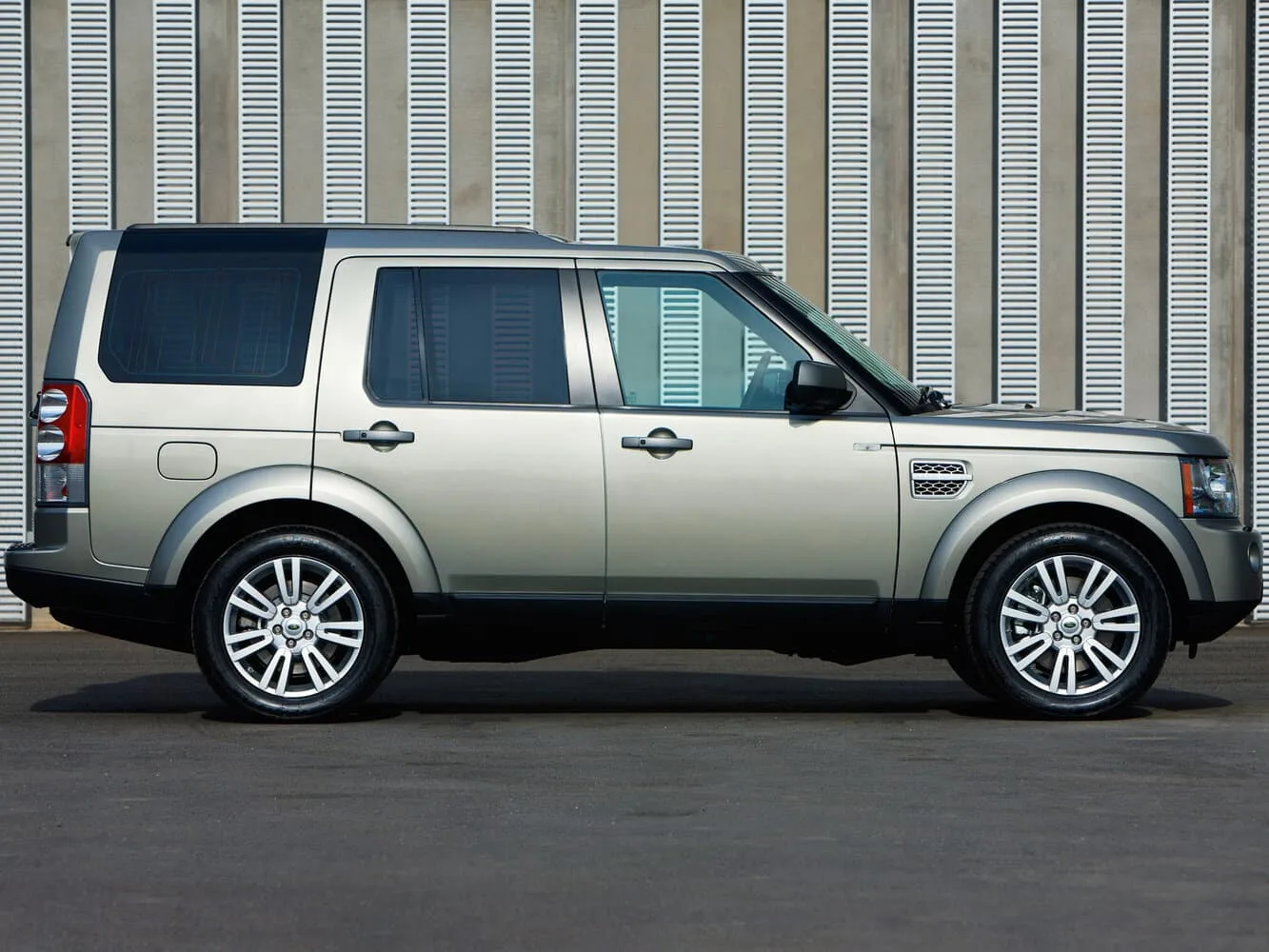 Land Rover Discovery IV — фото 3