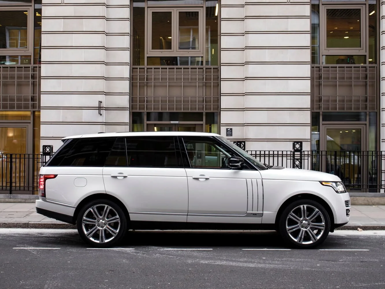 Land Rover Range Rover IV — фото 2