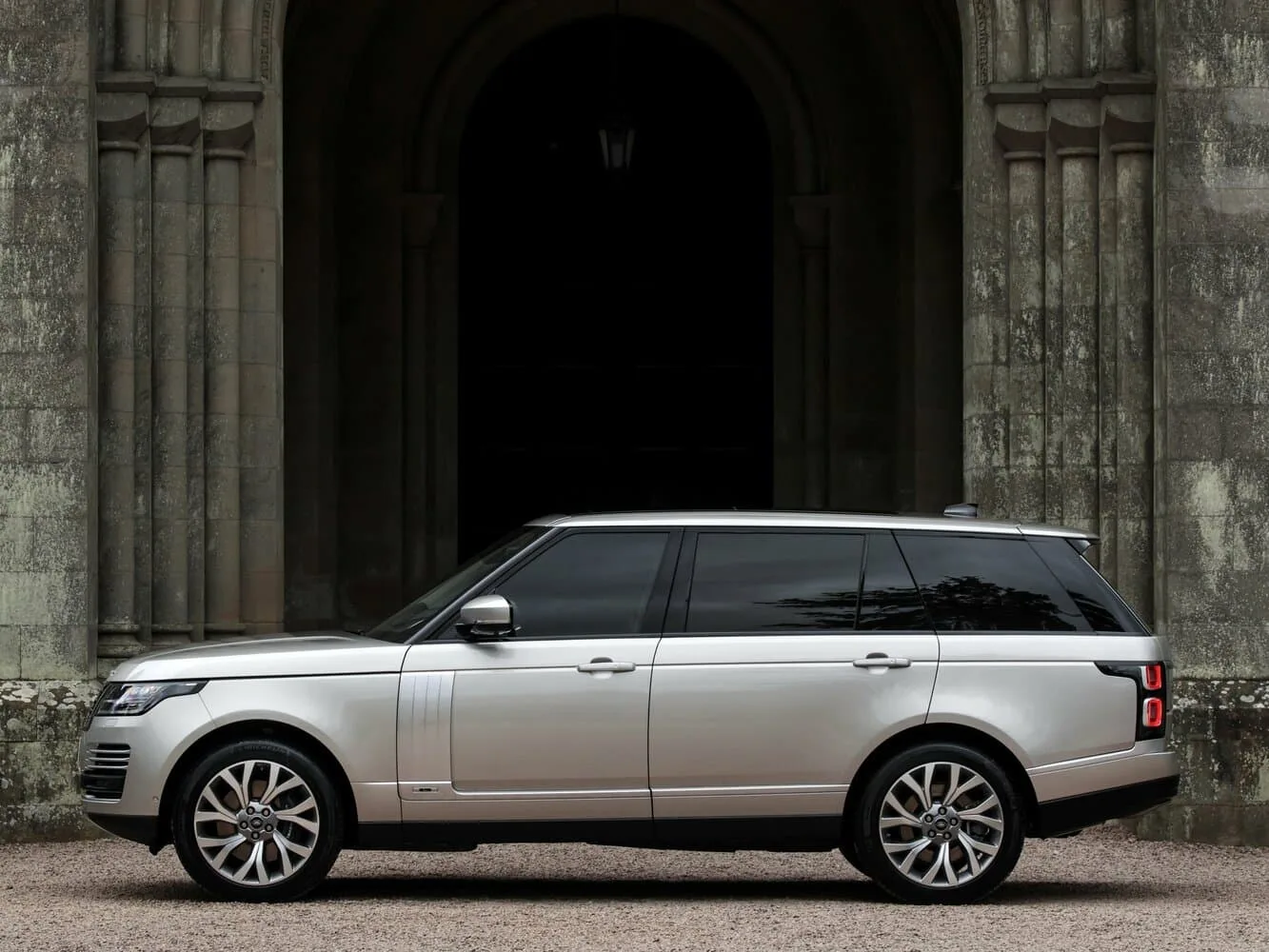 Land Rover Range Rover Sport II Рестайлинг — фото 3