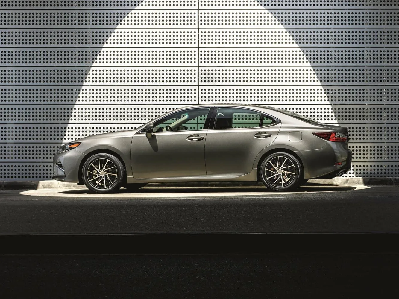 Lexus ES VI Рестайлинг — фото 3