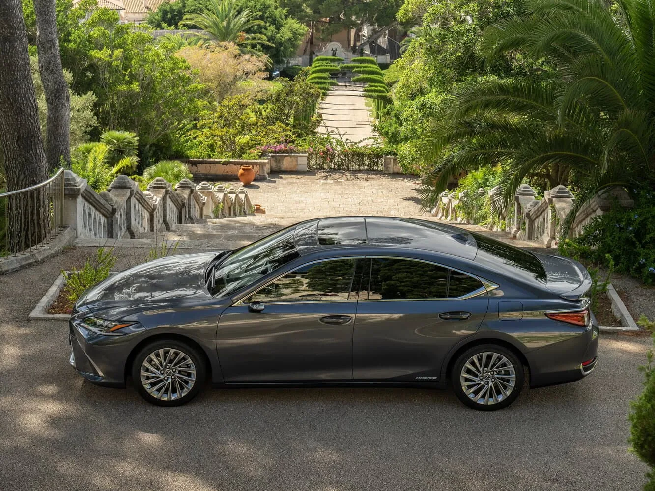 Lexus ES VII Рестайлинг — фото 3