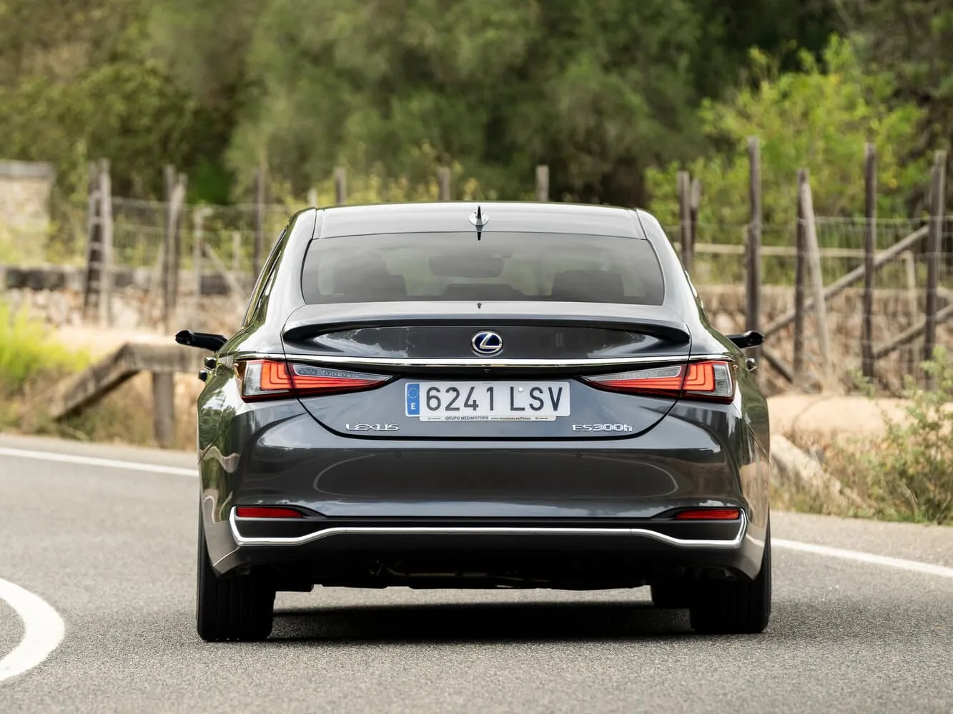 Lexus ES VII Рестайлинг — фото 4