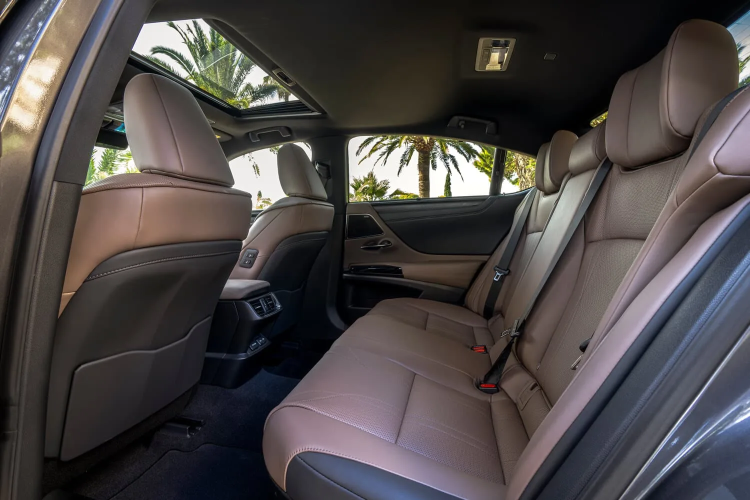 Lexus ES VII Рестайлинг — фото 6