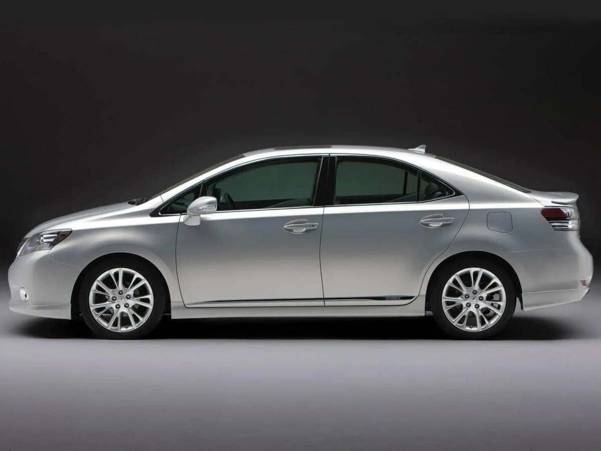 Lexus HS I — фото 3