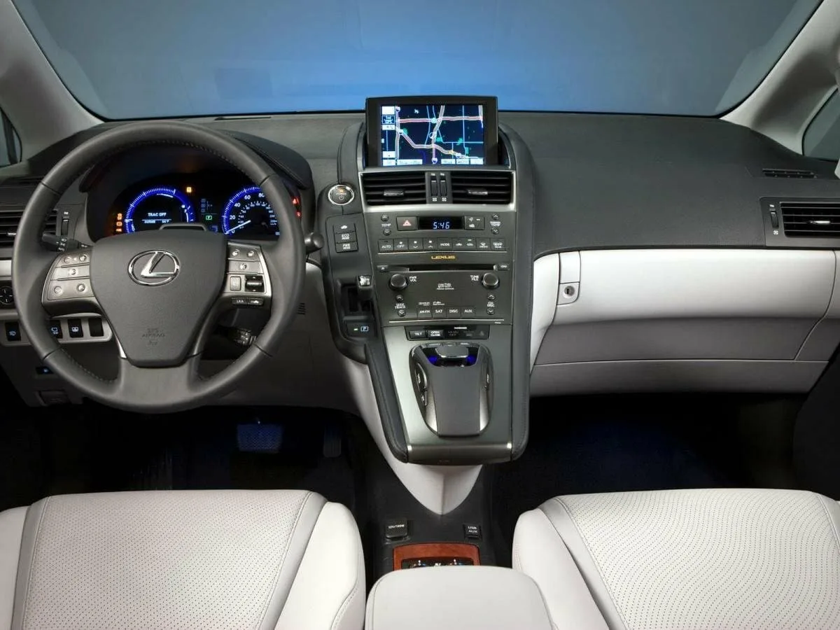 Lexus HS I — фото 6