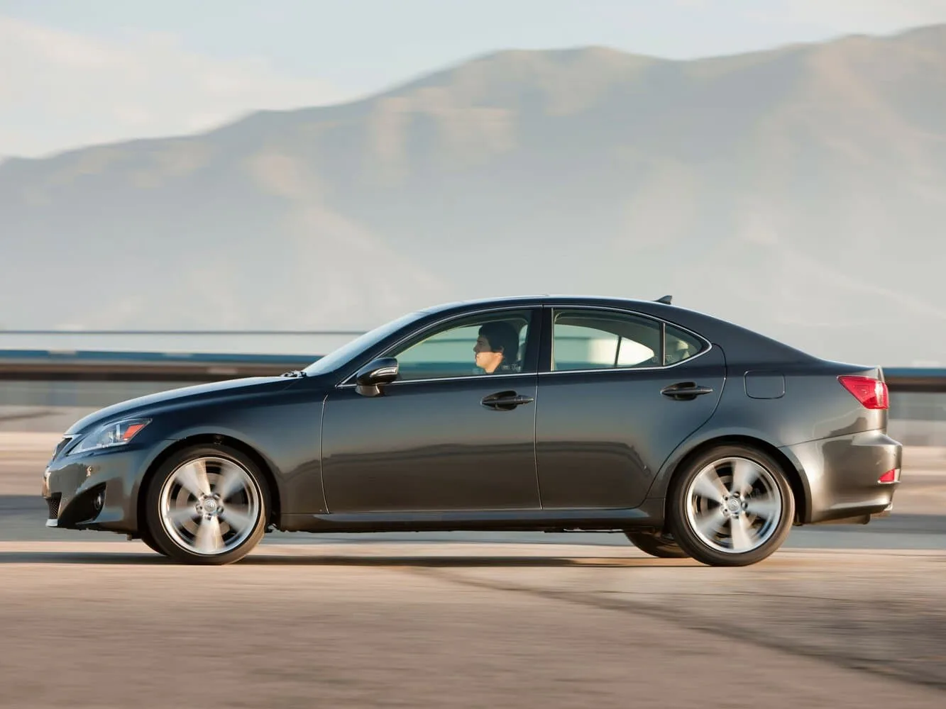Lexus IS II Рестайлинг 2 — фото 3