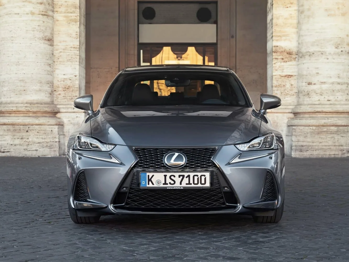 Lexus IS III Рестайлинг — фото 2