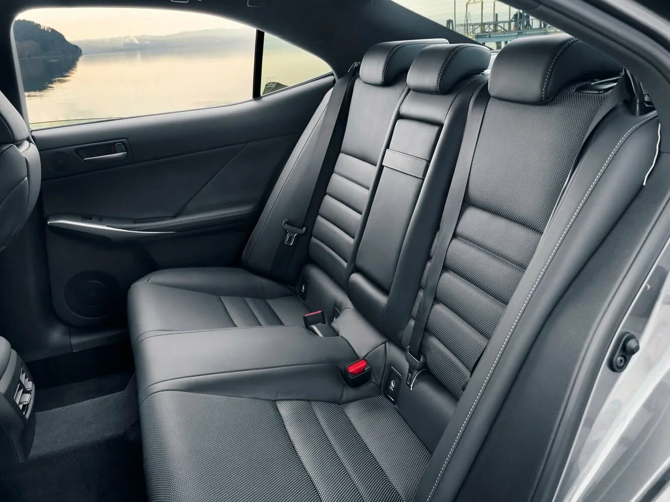 Lexus IS III Рестайлинг — фото 6