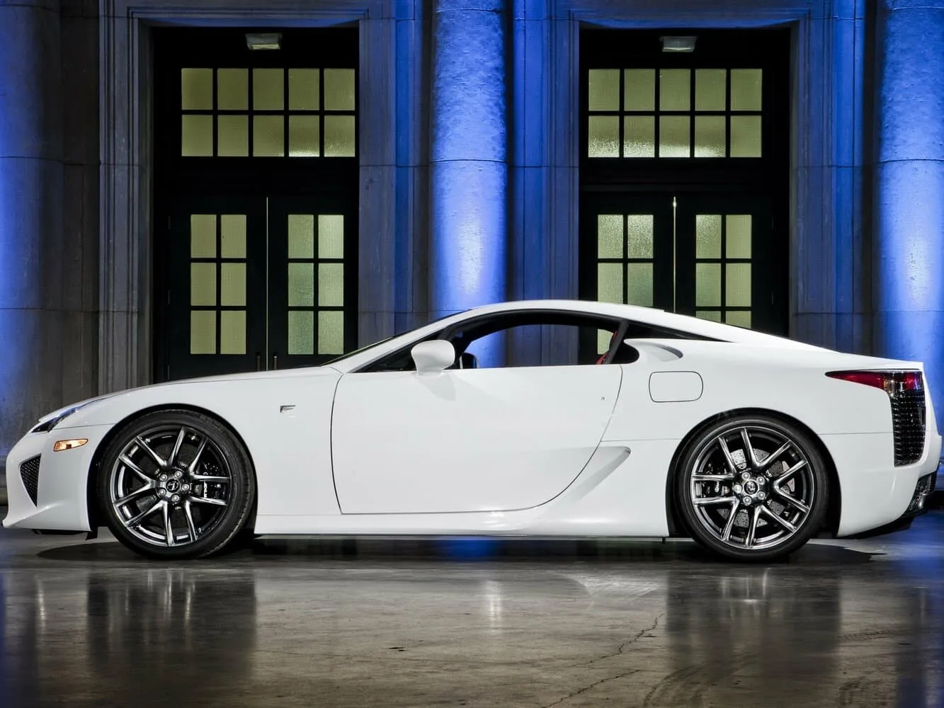 Lexus LFA 2010 — 2012 — фото 3