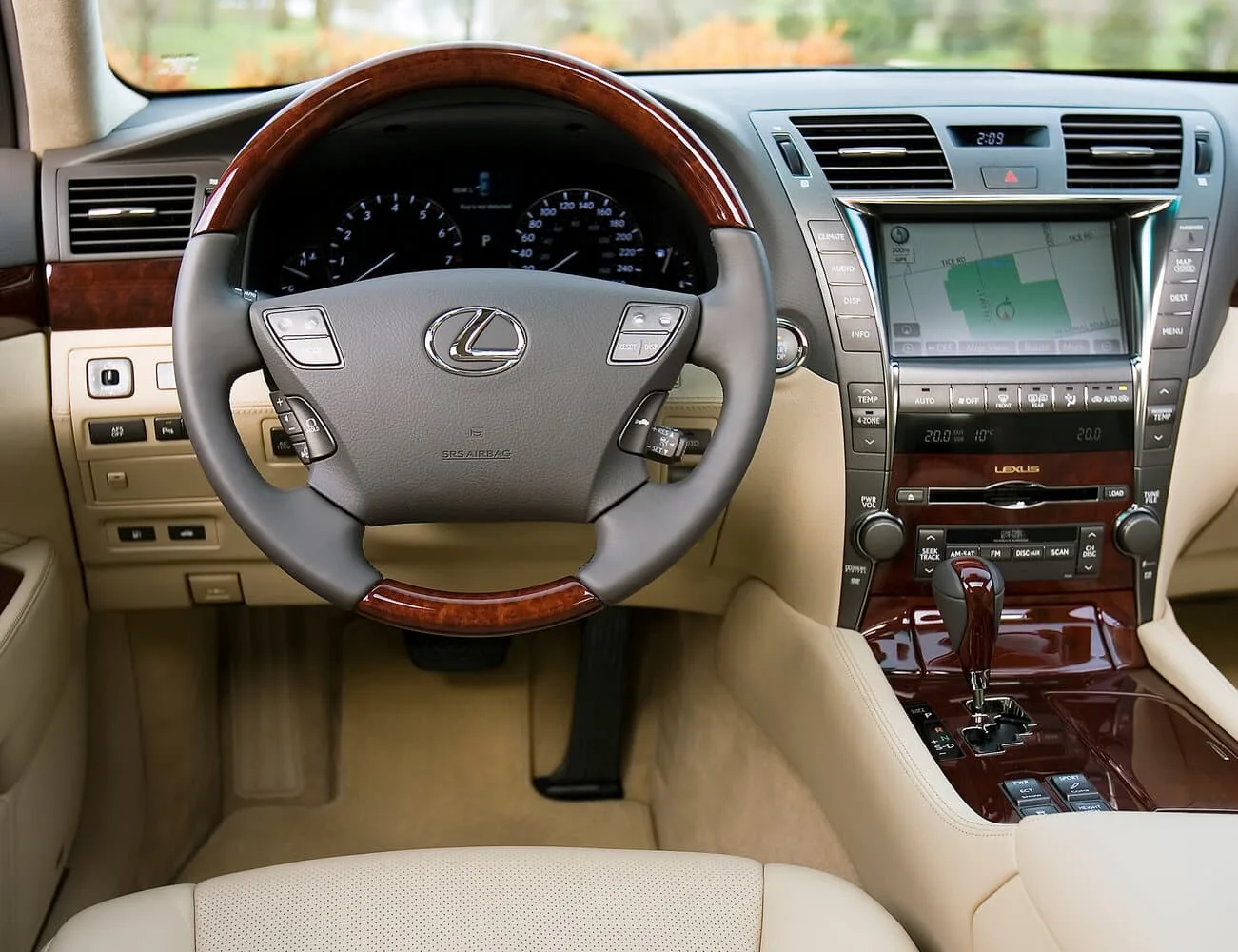 Lexus LS IV — фото 6