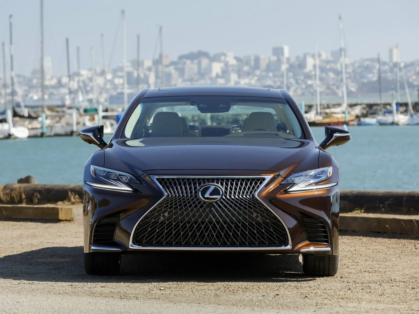 Lexus LS V — фото 2