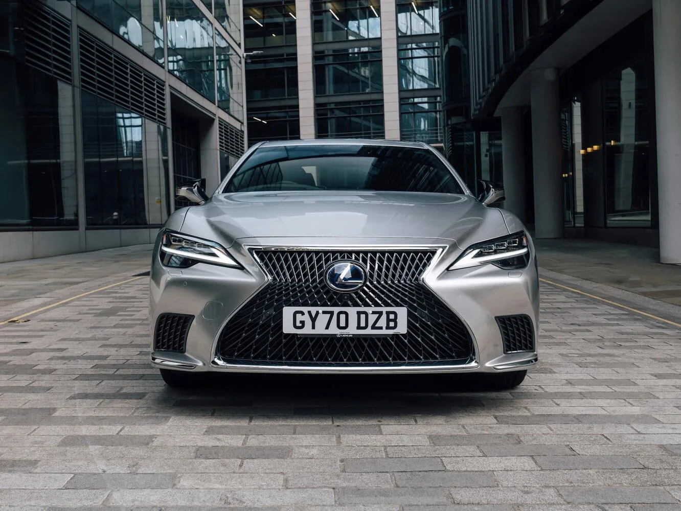 Lexus LS V Рестайлинг — фото 2