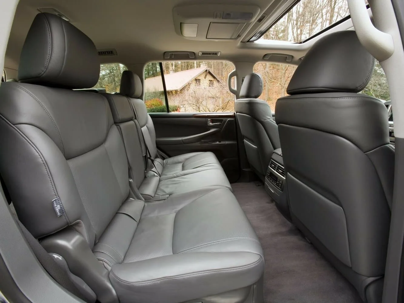 Lexus LX III — фото 6