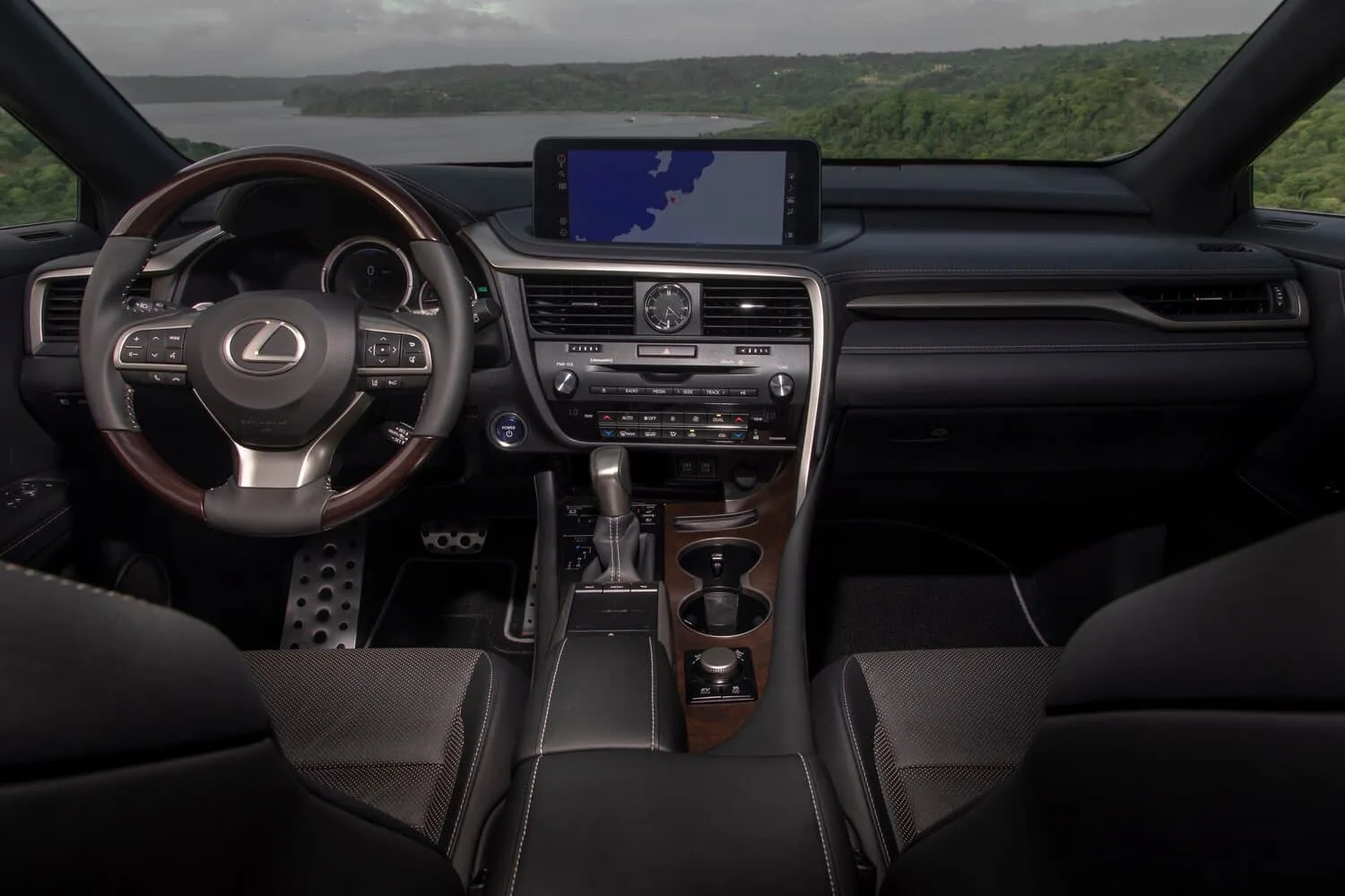 Lexus RX IV Рестайлинг — фото 6