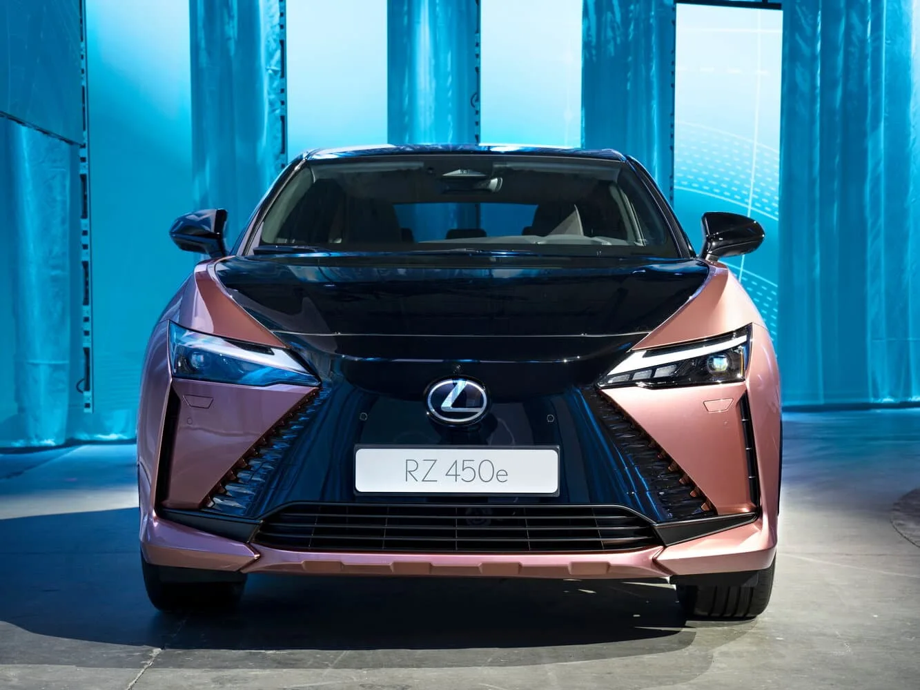 Lexus RZ 2022 — 2026 — фото 2
