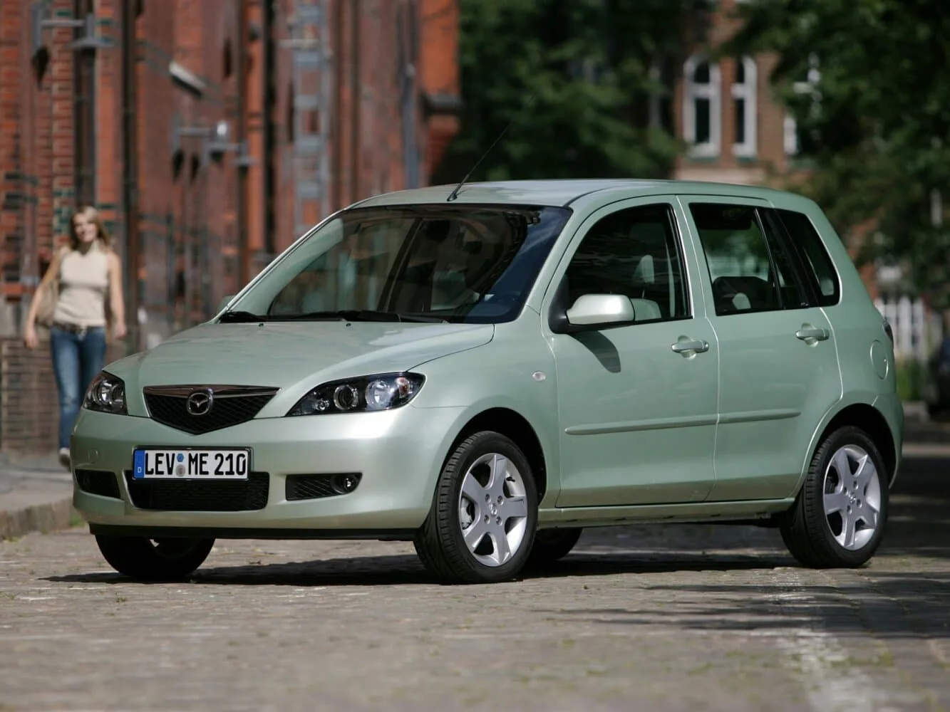 Mazda 2 I