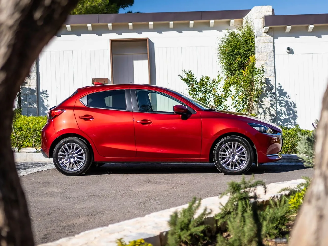 Mazda 2 III — фото 3