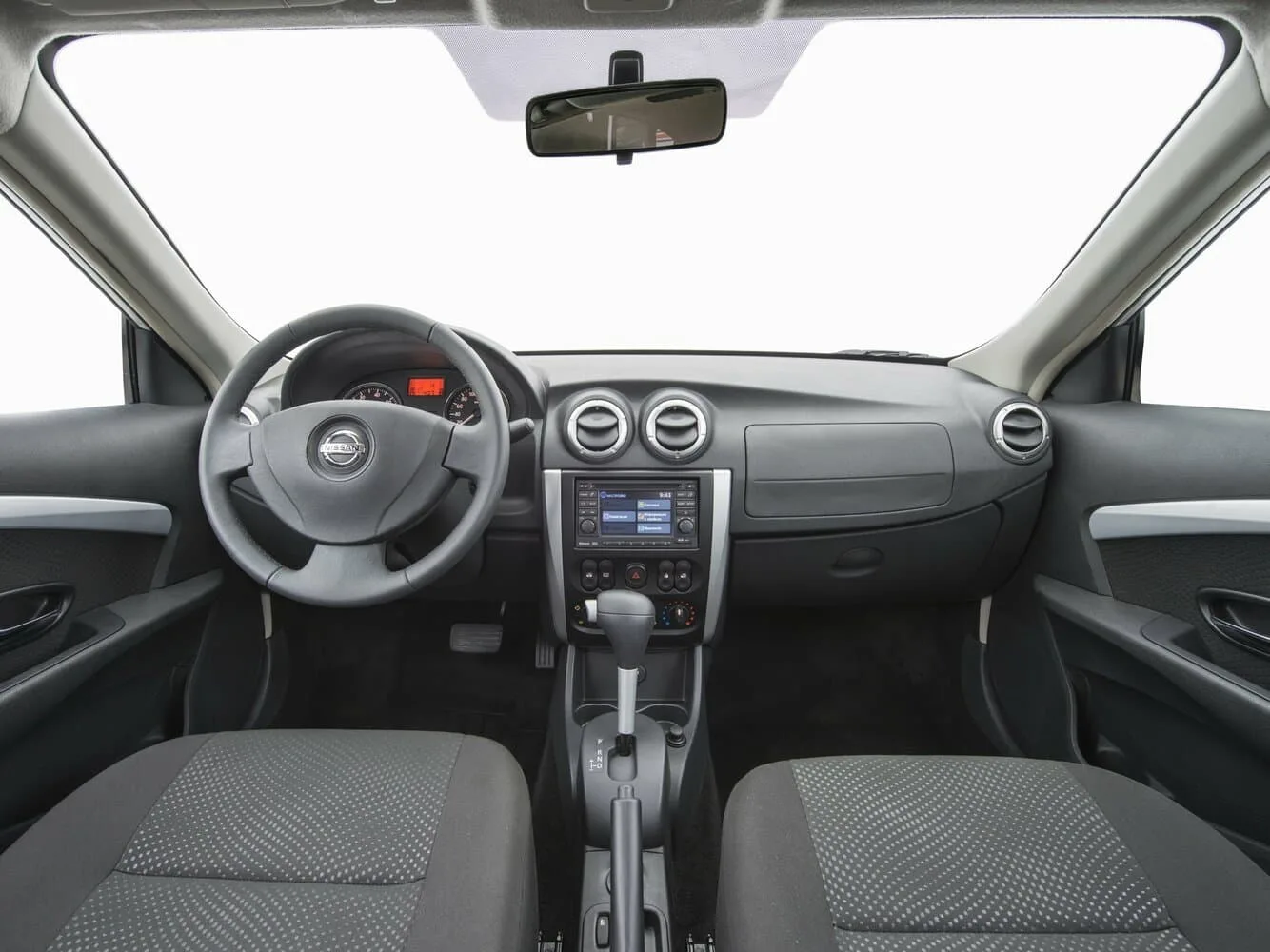 Nissan Almera III — фото 4